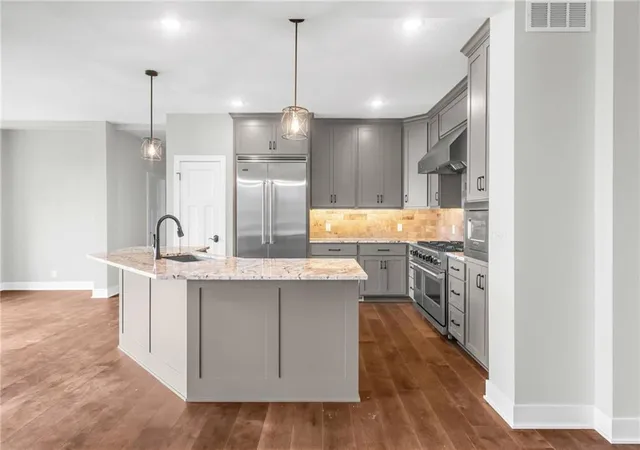 Photo 4 of Single family home for sale at 2017 Vilas St, Leavenworth, KS 66048 | MLS# 2541690 | Listing updated on 2026-10-08