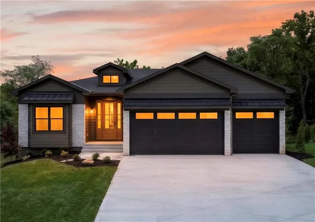 Photo 1 of Single family home for sale at 1149 Hummingbird Ct, Greenwood, MO 64034 | MLS# 2558171 | Listing updated on 2026-09-19