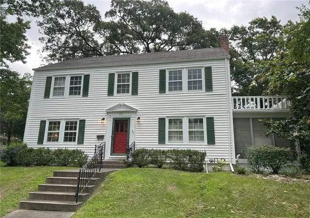 Photo 2 of Single family home for sale at 725 S Main St, Nevada, MO 64772 | MLS# 2559090 | Listing updated on 2026-09-28