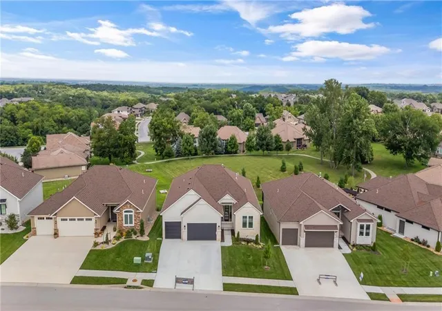Photo 2 of Single family home for sale at 1528 Ne Park Springs Ter, Lees Summit, MO 64064 | MLS# 2573974 | Listing updated on 2026-09-13
