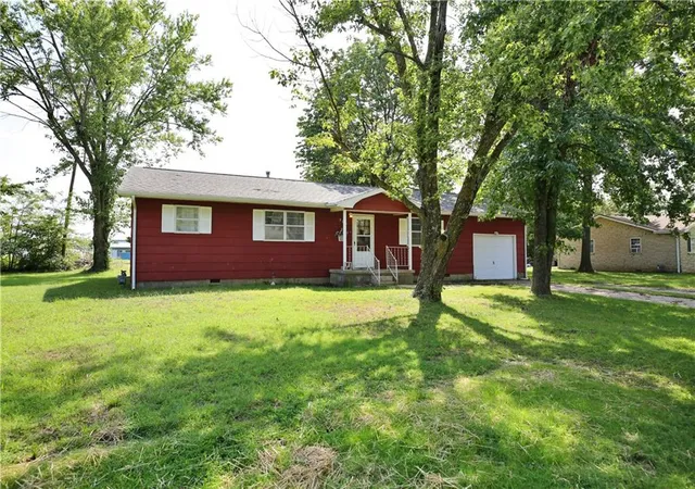 Photo 3 of Single family home for sale at 309 W 25th Street, Baxter Springs, KS 66713 | MLS# 2574425 | Listing updated on 2026-09-14