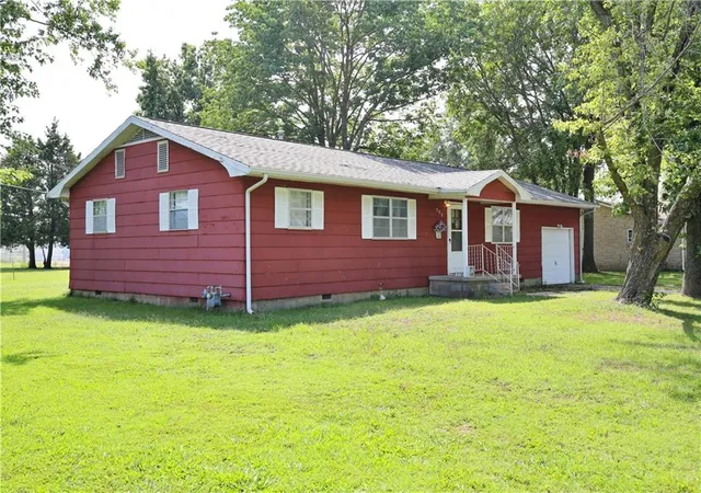 Photo 3 of Single family home for sale at 309 W 25th Street, Baxter Springs, KS 66713 | MLS# 2574425 | Listing updated on 2026-09-14