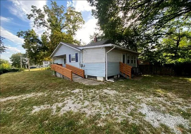 Photo 2 of Single family home for sale at 4220 E 43rd St, Kansas City, MO 64130 | MLS# 2575516 | Listing updated on 2026-09-11