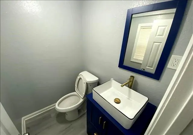 Photo 4 of Single family home for sale at 4220 E 43Rd St, Kansas City, MO 64130 | MLS# 2575516 | Listing updated on 2026-09-11