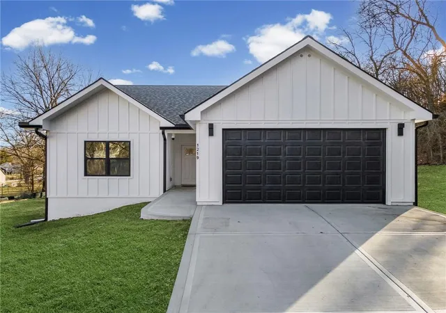 Photo 1 of Single family home for sale at 1219 Paton St, Excelsior Springs, MO 64024 | MLS# 2579447 | Listing updated on 2026-09-12
