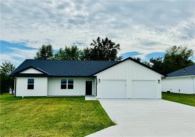 Photo 1 of Single family home for sale at 1320 W 19th Street, Maryville, MO 64468 | MLS# 2579544 | Listing updated on 2026-09-14