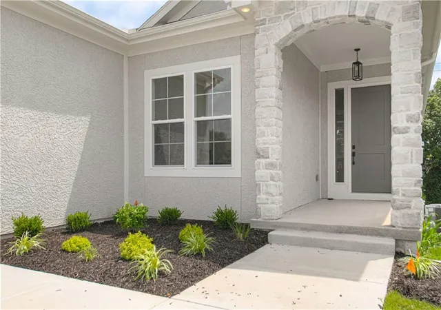 Photo 3 of Sale Pending at 4845 Nw Martin St, Riverside, MO 64150 | MLS# 2581123 | Listing updated on 2026-09-12