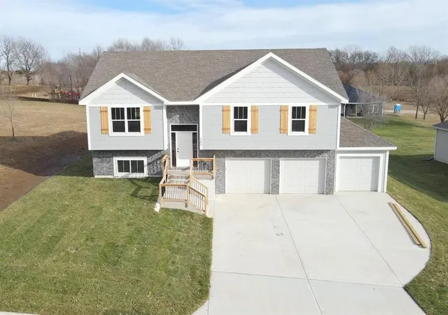 Photo 2 of Single family home for sale at 103 Sally Cir, Dearborn, MO 64439 | MLS# 2581575 | Listing updated on 2026-10-09