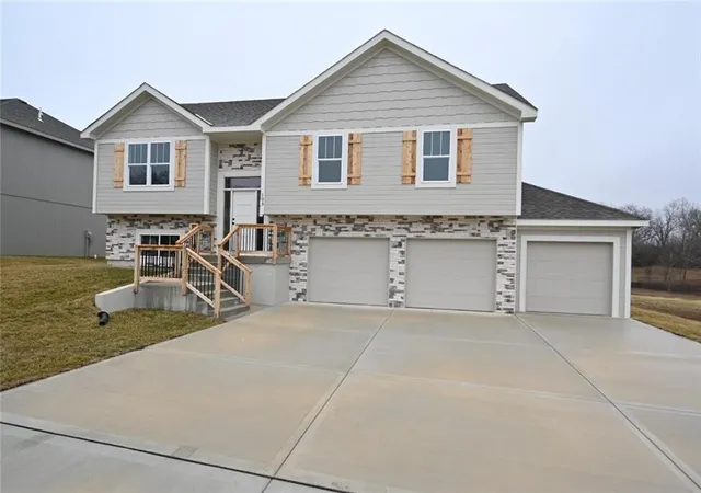 Single family home for sale at 103 Johnson Cir, Odessa, MO 64076 | MLS# 2581576