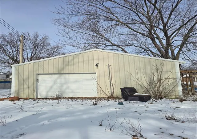 Photo 3 of Single family home for sale at 408 W 5th Street, Braymer, MO 64624 | MLS# 2581990 | Listing updated on 2026-09-11
