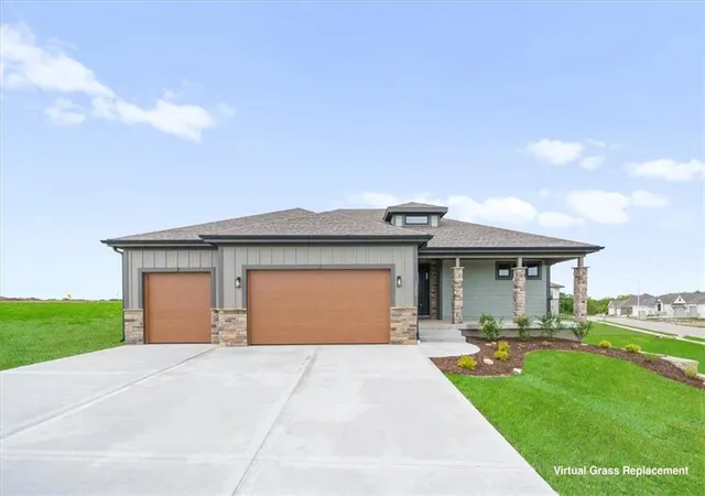 Photo 2 of Single family home for sale at 1309 Larkspur Pl, Raymore, MO 64083 | MLS# 2591453 | Listing updated on 2026-09-13