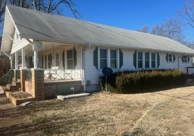 Photo 2 of Single family home for sale at 4701 Main St, Parsons, KS 67357 | MLS# 2595253 | Listing updated on 2026-09-14