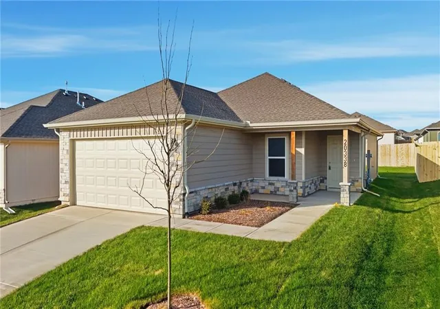 Photo 1 of Single family home for sale at 509 W Bluebird St, Gardner, KS 66030 | MLS# 2595635 | Listing updated on 2026-10-07