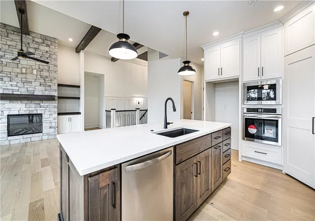 Photo 3 of Single family home for sale at 119 Teton Ridge, Lake Winnebago, MO 64034 | MLS# 2595954 | Listing updated on 2026-09-13