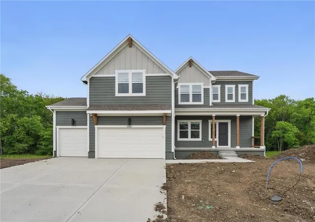 Photo 1 of Single family home for sale at 351 Sw Chavis Dr, Blue Springs, MO 64064 | MLS# 2597789 | Listing updated on 2026-09-12