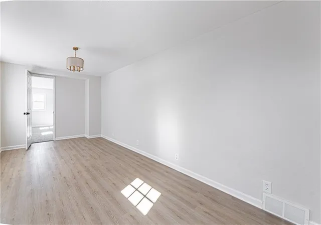 Photo 2 of Single family home for sale at 808 Ne Russell Rd, Kansas City, MO 64116 | MLS# 2599101 | Listing updated on 2026-09-10