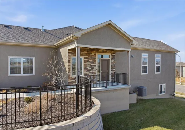 Photo 4 of Townhouse for sale at 17366 S Raintree Dr #Bldg J Unit 40, Olathe, KS 66062 | MLS# 2599263 | Listing updated on 2026-09-11
