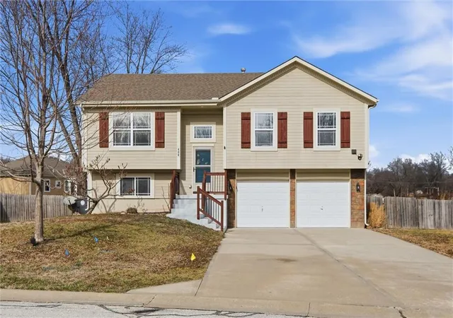 Photo 1 of Sale Pending at 406 Timbercreek Dr, Belton, MO 64012 | MLS# 2602199 | Listing updated on 2026-09-11