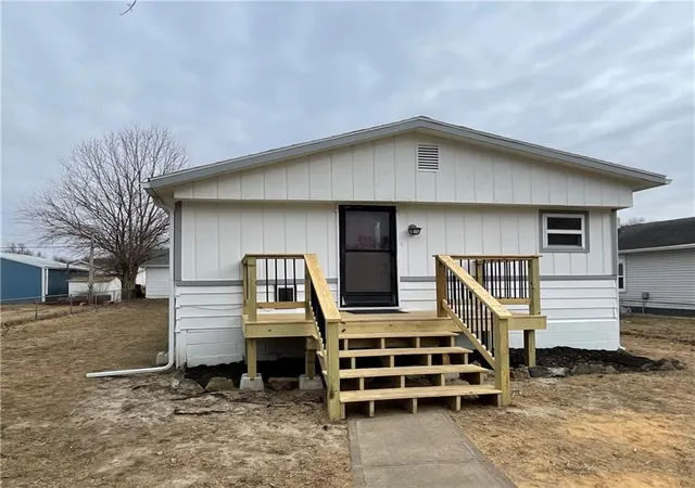 Photo 1 of Single family home for sale at 6641 Washington St, St Joseph, MO 64504 | MLS# 2602737 | Listing updated on 2026-10-01