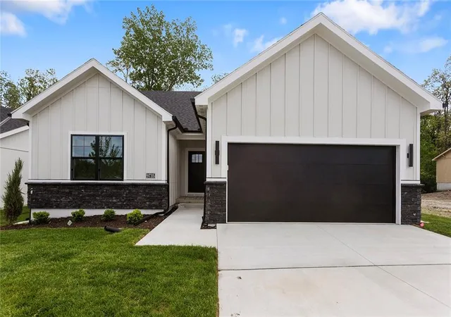 Photo 1 of House for sale at 9735 N Lucerne Ave, Kansas City, MO 64154 | MLS# 2603220 | Listing updated on 2026-09-19