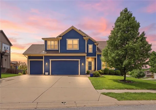 Photo 1 of Single family home for sale at 1217 Hampton Dr, Raymore, MO 64083 | MLS# 2603323 | Listing updated on 2026-09-12