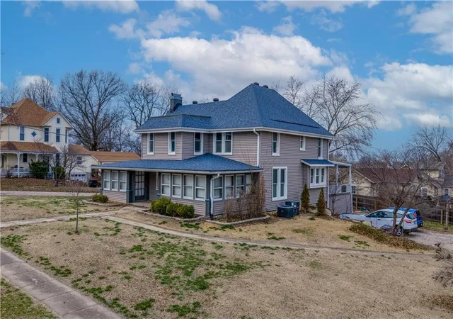 Photo 2 of Single family home for sale at 121 W North St, Warrensburg, MO 64093 | MLS# 2603866 | Listing updated on 2026-09-10