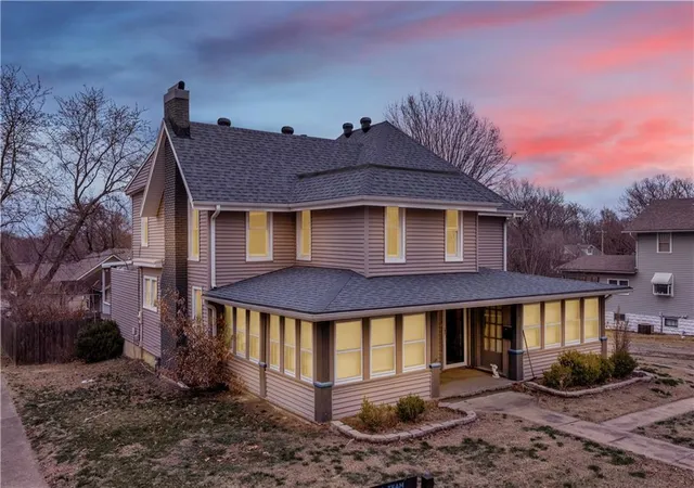 Photo 3 of Single family home for sale at 121 W North St, Warrensburg, MO 64093 | MLS# 2603866 | Listing updated on 2026-09-10