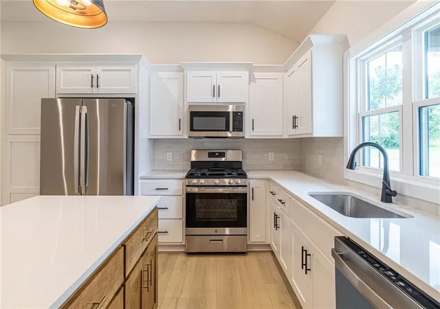 Photo 4 of Townhouse for sale at 3107 Carlisle Ct, St Joseph, MO 64506 | MLS# 2604350 | Listing updated on 2026-09-13