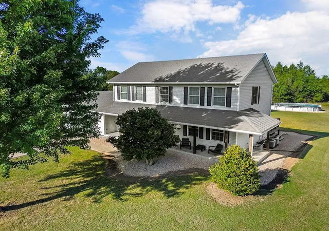 Photo 3 of Single family home for sale at 992 E 750 Road, Lawrence, KS 66047 | MLS# 2604445 | Listing updated on 2026-10-09