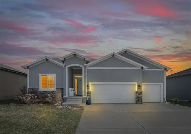 Photo 1 of Single family home for sale at 10715 N Fisk Ave, Kansas City, MO 64154 | MLS# 2605137 | Listing updated on 2026-09-12