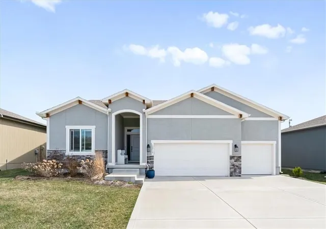 Photo 2 of Single family home for sale at 10715 N Fisk Ave, Kansas City, MO 64154 | MLS# 2605137 | Listing updated on 2026-09-12