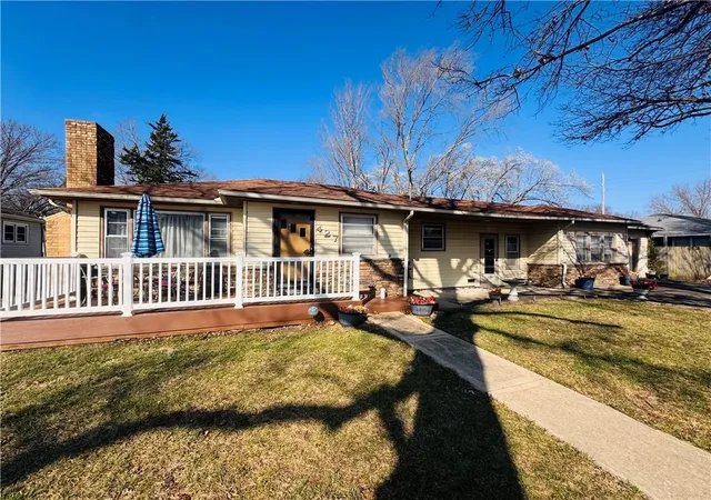 Photo 2 of Single family home for sale at 427 N Oak St, Garnett, KS 66032 | MLS# 2606316 | Listing updated on 2026-09-14