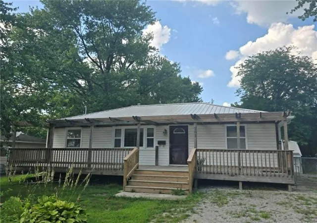 Single family home for sale at 701 W Ohio St, Clinton, MO 64735 | MLS# 2606814