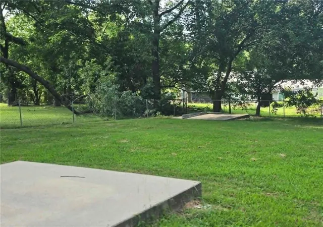 Photo 3 of Single family home for sale at 701 W Ohio St, Clinton, MO 64735 | MLS# 2606814 | Listing updated on 2026-09-14