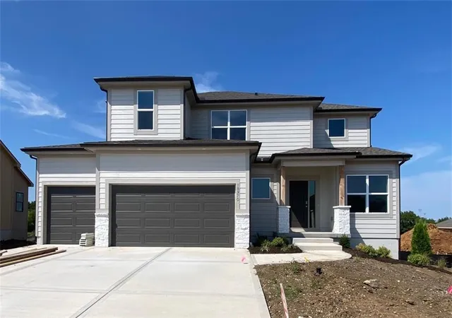 Photo 1 of Sale Pending at 18970 W 193rd Terrace, Spring Hill, KS 66083 | MLS# 2607331 | Listing updated on 2026-09-13