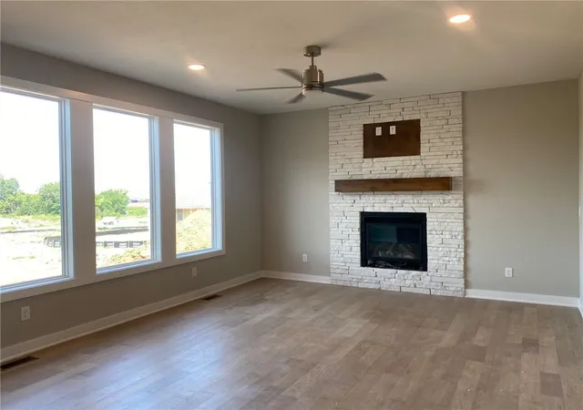 Photo 3 of Sale Pending at 18970 W 193rd Terrace, Spring Hill, KS 66083 | MLS# 2607331 | Listing updated on 2026-09-13