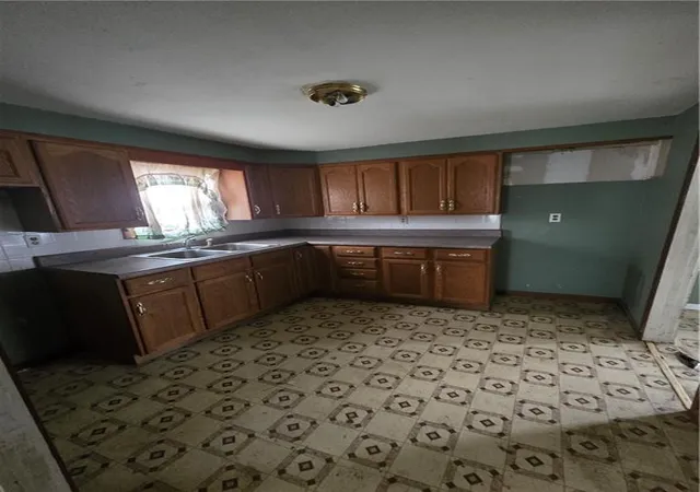 Photo 3 of Single family home for sale at 705 N New York Ave, Sedalia, MO 65301 | MLS# 2608754 | Listing updated on 2026-09-14