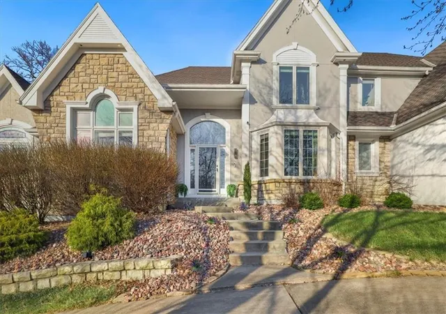 Photo 2 of Sale Pending at 5929 N Mattox Rd, Kansas City, MO 64151 | MLS# 2609219 | Listing updated on 2026-09-09