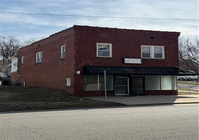 Photo 2 of Sale Pending at 3002 Lafayette St, Saint Joseph, MO 64507 | MLS# 2609376 | Listing updated on 2026-09-14