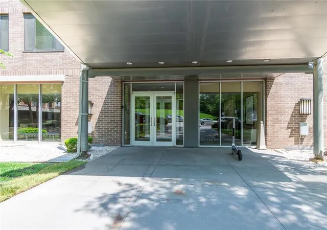 Photo 2 of Condo for sale at 600 E 8th Street #3T, Kansas City, MO 64106 | MLS# 2609392 | Listing updated on 2026-09-14