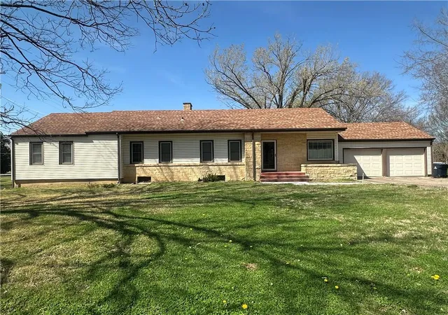 Single family home for sale at 2515 N Pennsylvania Ave, Independence, KS 67301 | MLS# 2609500