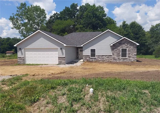 Photo 2 of Sale Pending at 310 Ne 51st Road, Warrensburg, MO 64093 | MLS# 2609950 | Listing updated on 2026-09-15
