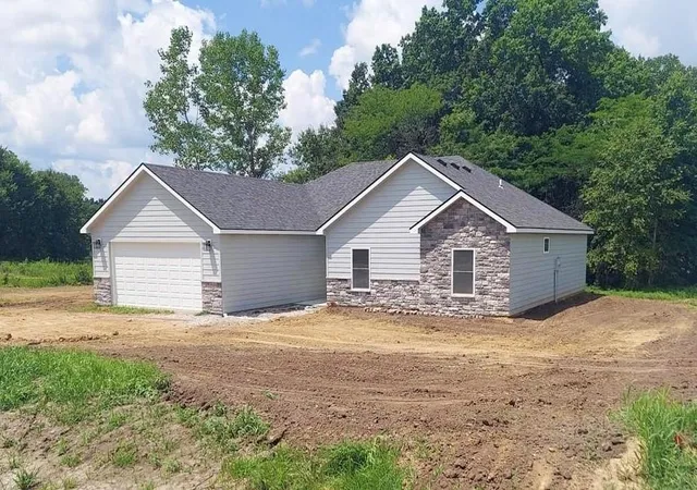Photo 3 of Sale Pending at 310 Ne 51st Road, Warrensburg, MO 64093 | MLS# 2609950 | Listing updated on 2026-09-15