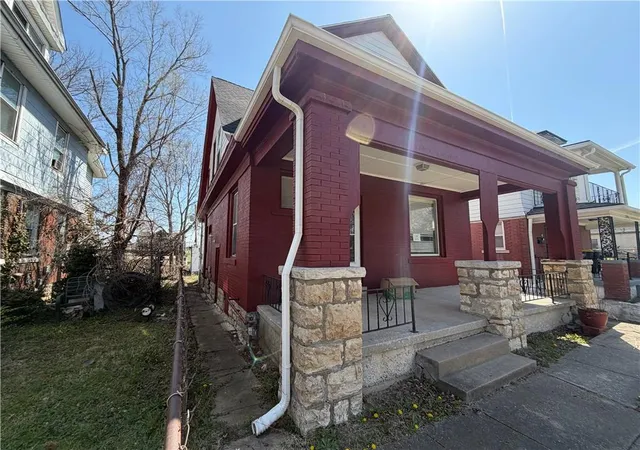 Photo 2 of Sale Pending at 2611 Garfield Ave, Kansas City, MO 64127 | MLS# 2610128 | Listing updated on 2026-09-14