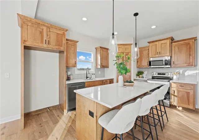 Photo 4 of Single family home for sale at 20779 Emerald St, Spring Hill, KS 66083 | MLS# 2610165 | Listing updated on 2026-10-04