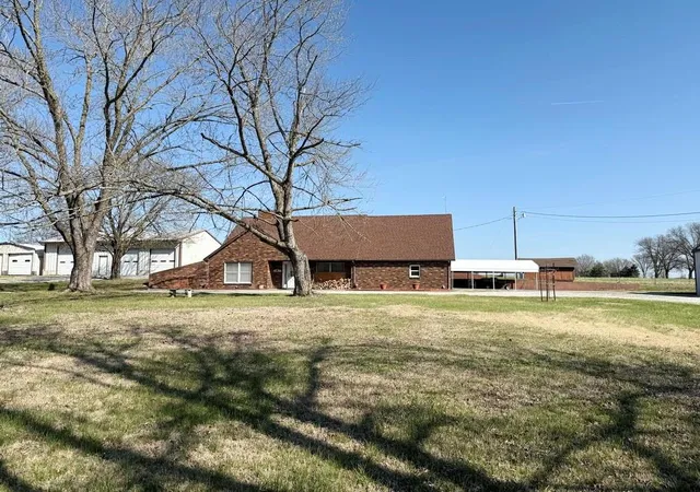 Photo 2 of Single family home for sale at 3705 E 150 Road, El Dorado Springs, MO 64744 | MLS# 2611852 | Listing updated on 2026-09-14