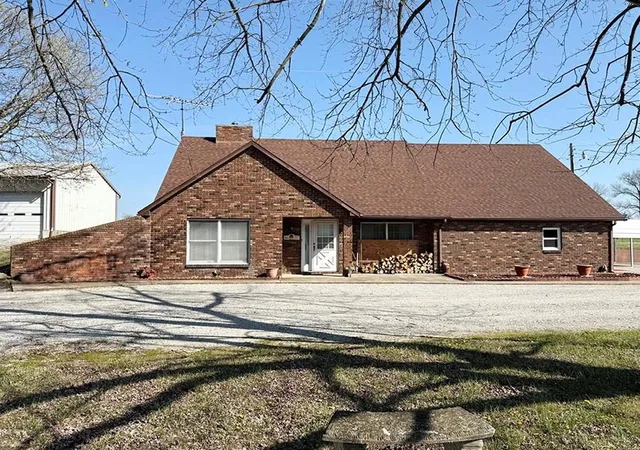 Photo 3 of Single family home for sale at 3705 E 150 Road, El Dorado Springs, MO 64744 | MLS# 2611852 | Listing updated on 2026-09-14