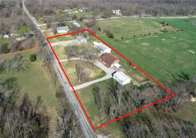 Photo 4 of Single family home for sale at 3705 E 150 Road, El Dorado Springs, MO 64744 | MLS# 2611852 | Listing updated on 2026-09-14