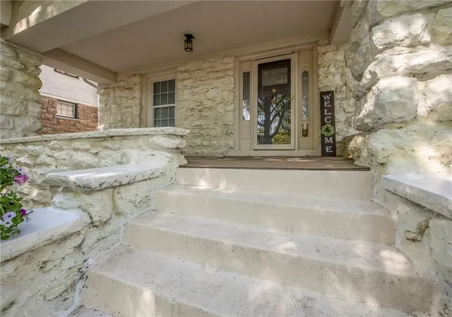Photo 4 of Single family home for sale at 3308 Benton Blvd, Kansas City, MO 64128 | MLS# 2611951 | Listing updated on 2026-09-30