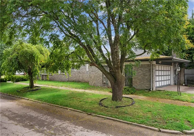 Photo 2 of Sale Pending at 1302 W 4th Street, Coffeyville, KS 67337 | MLS# 2612241 | Listing updated on 2026-09-14